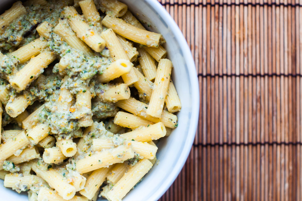 Crema di verdure arrosto per la pasta fredda di mais