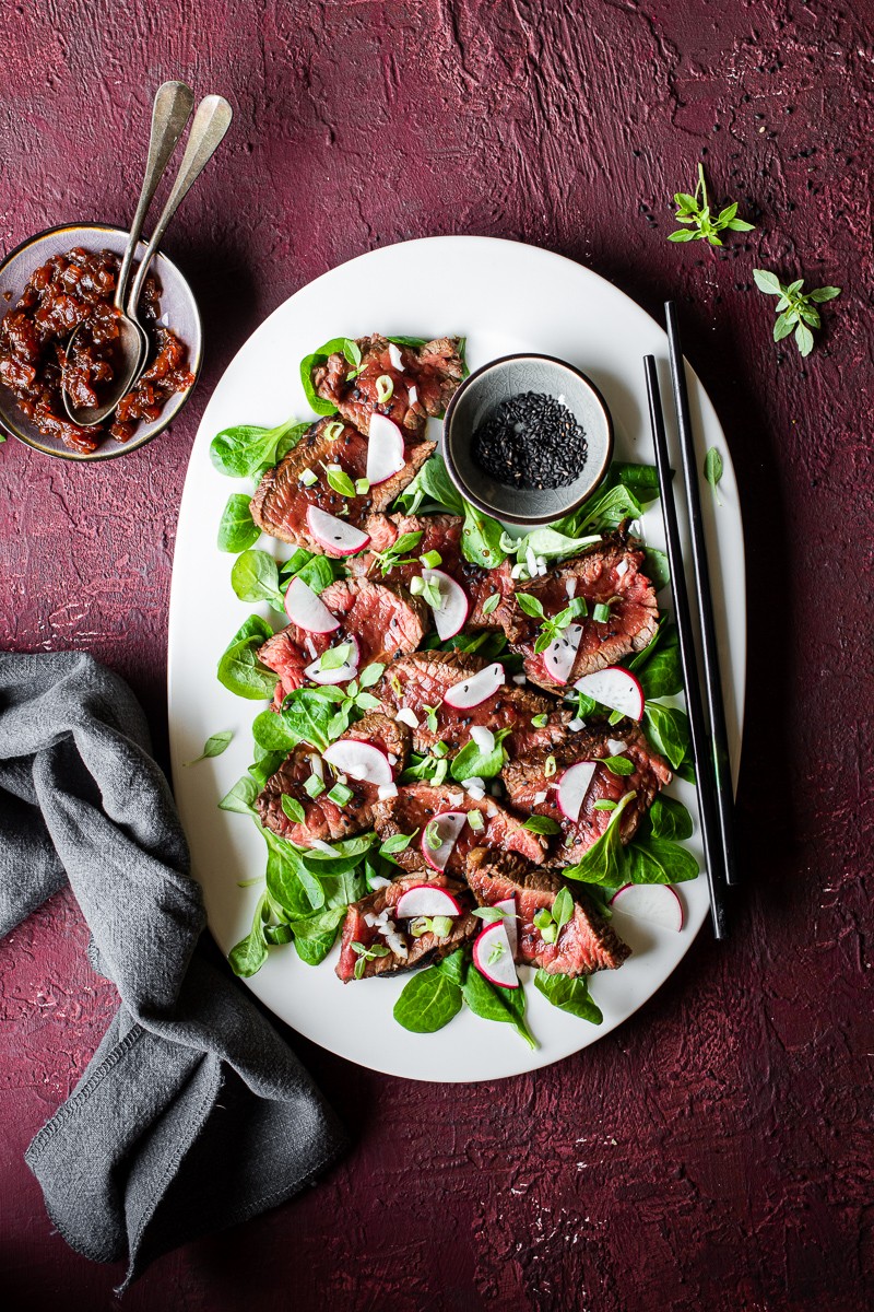 vassoio con tataki di manzo