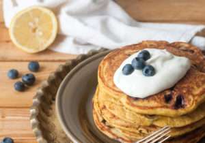 pancake ai mirtilli e yogurt greco