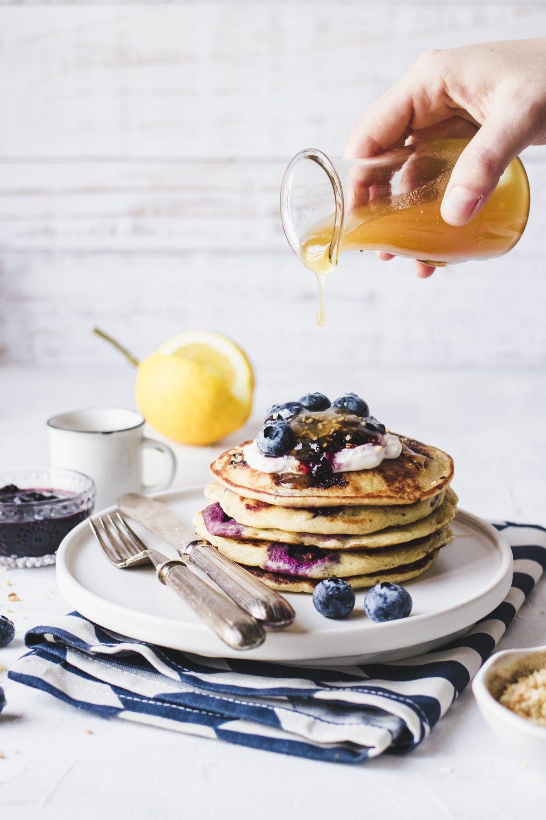 Blueberries and greek yogur pancakes