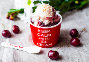 Sorbetto al cocco e ciliegie