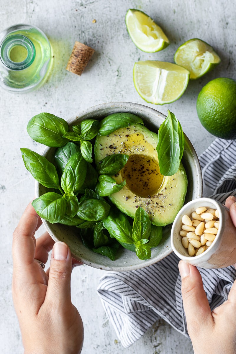 pesto di avocado e basilico