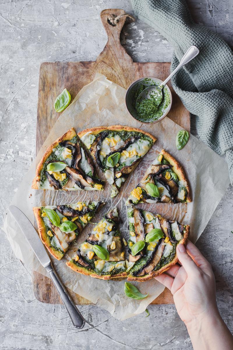 La pizza al cavolfiore perfetta da mangiare anche solo con le mani