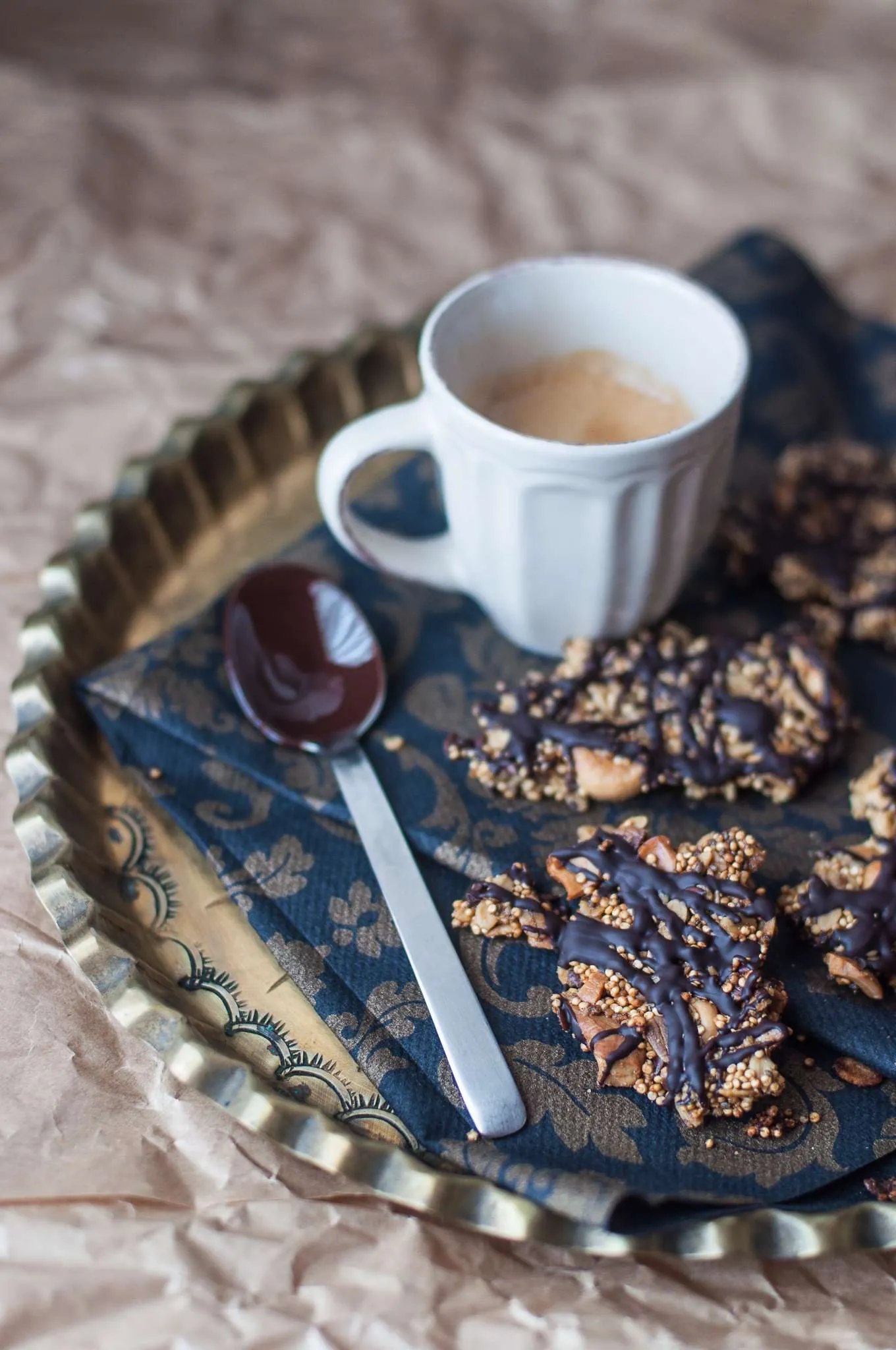 Croccante di quinoa e anacardi al cioccolato