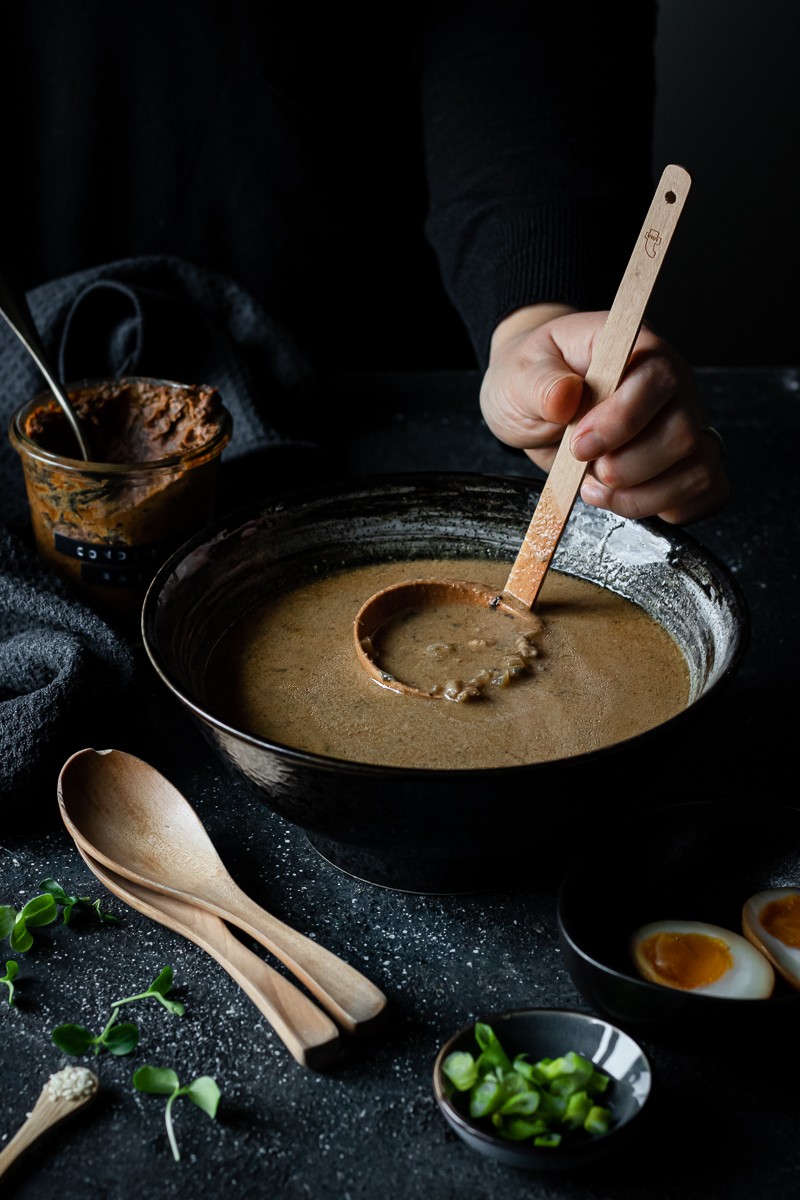 tantanmen ramen con uova marinate alla soia