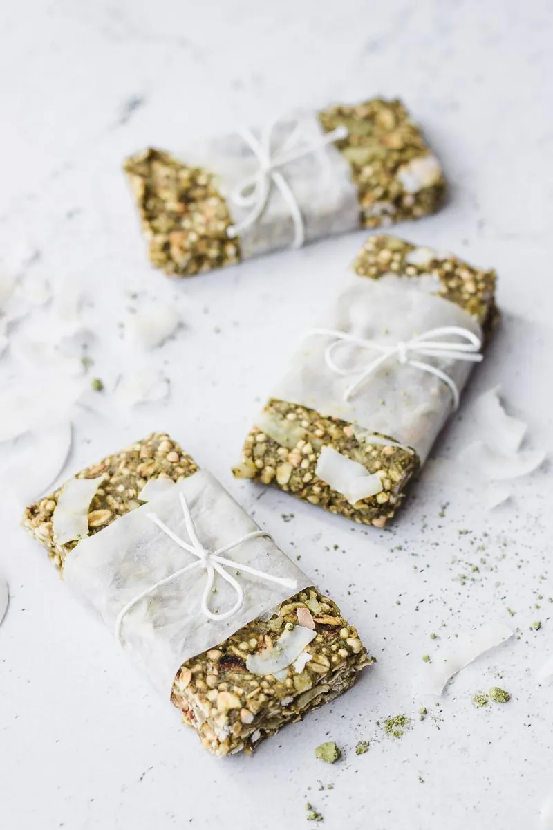 barrette al cocco e tè matcha vegane senza glutine, senza latticini e senza zucchero