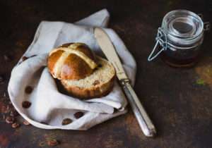 Hot cross bun alla carota