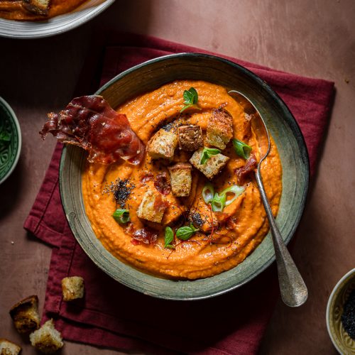 zuppa di verdure estive arrosto con crostini