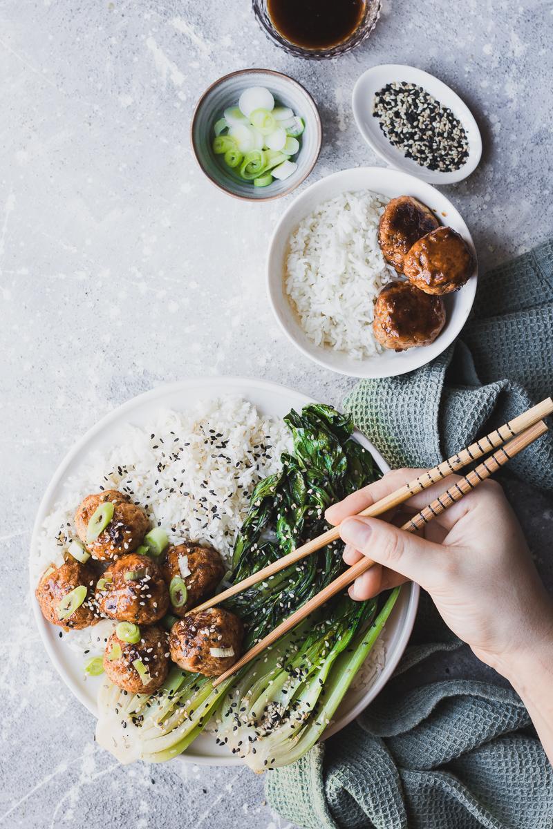 Polpette teriyaki di tacchino con contorno di bok choy e riso jasmine