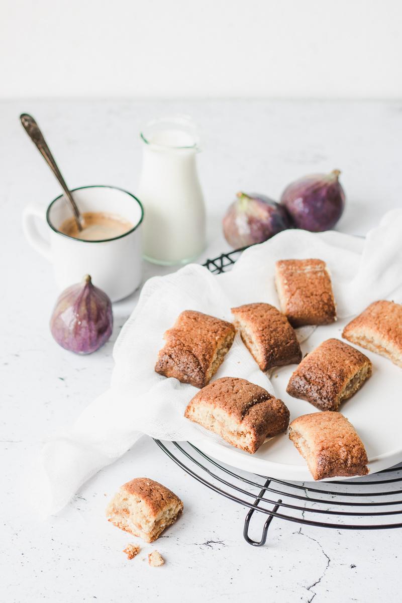 Biscotti ripieni ai fichi senza zucchero senza glutine senza burro