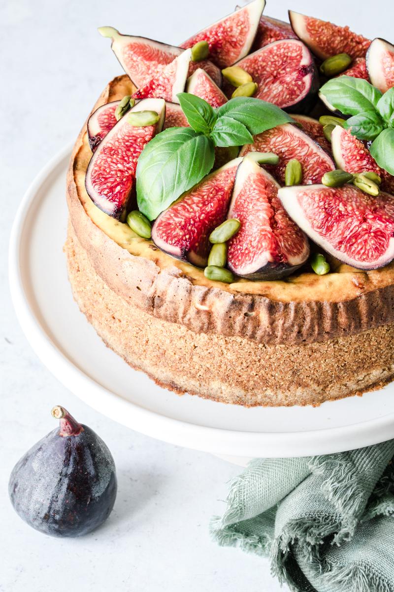 Come preparare una cheesecake salata ai fichi e gorgonzola