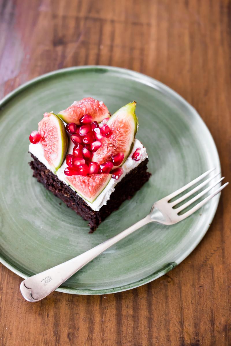 torta al cioccolato senza glutine e senza latticini autunnale