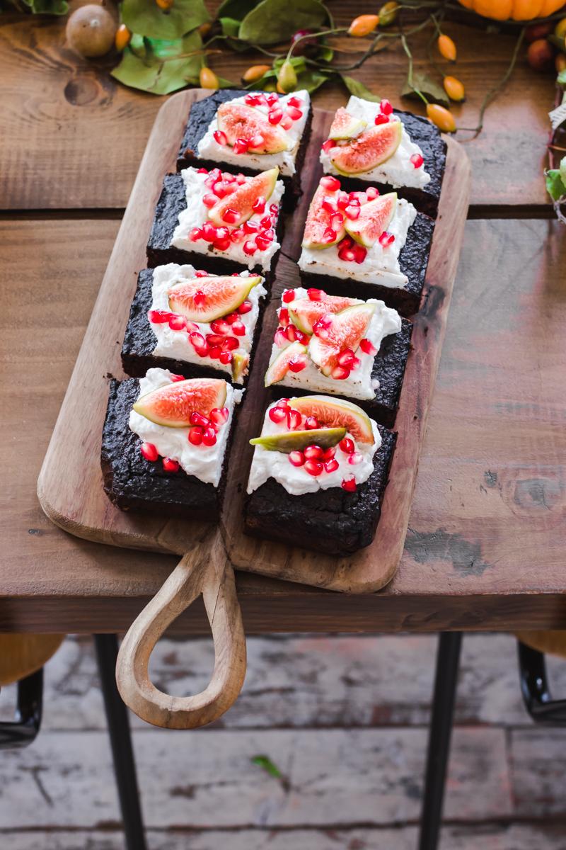 torta al cioccolato senza glutine e senza latticini autunnale