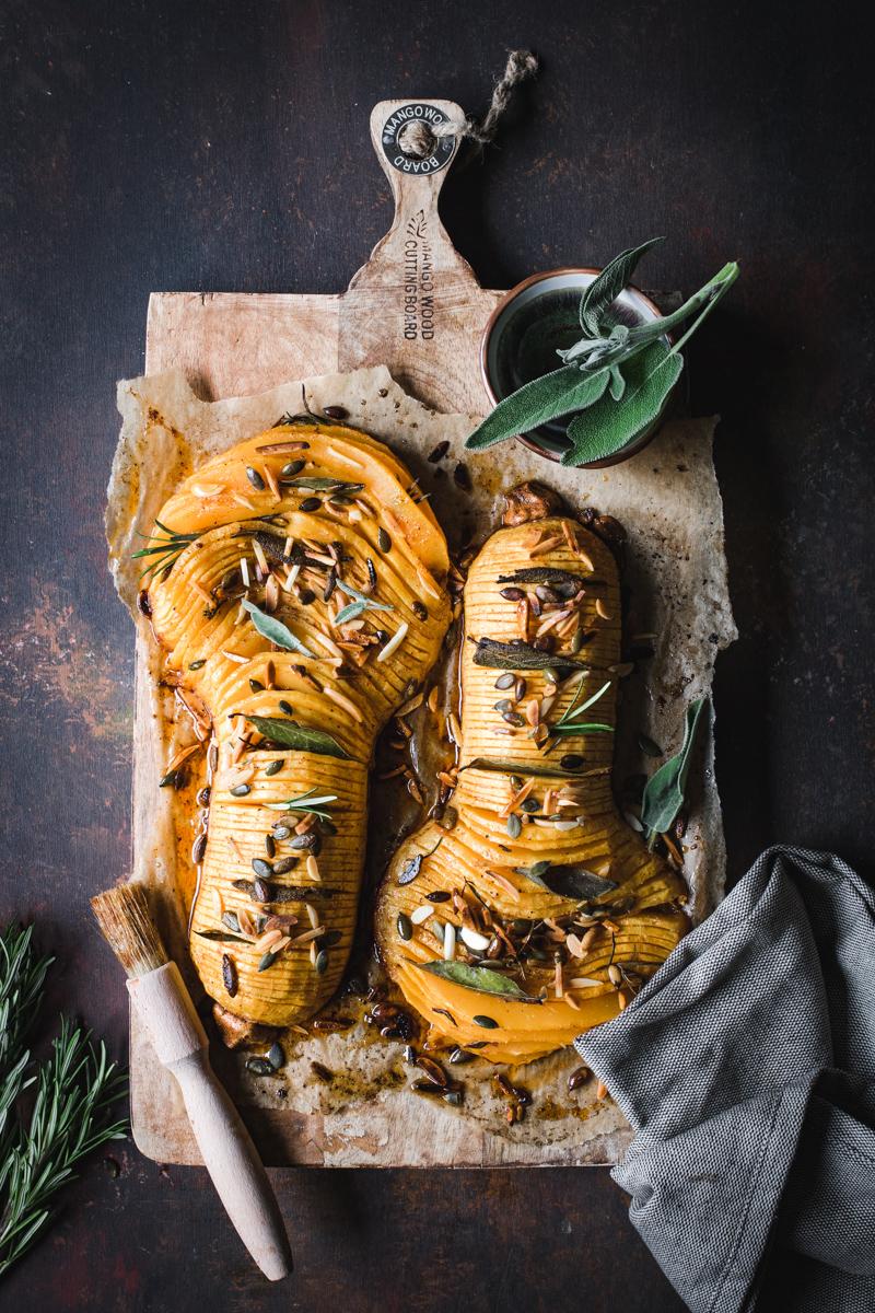 Tagliere con zucca violina hasselback