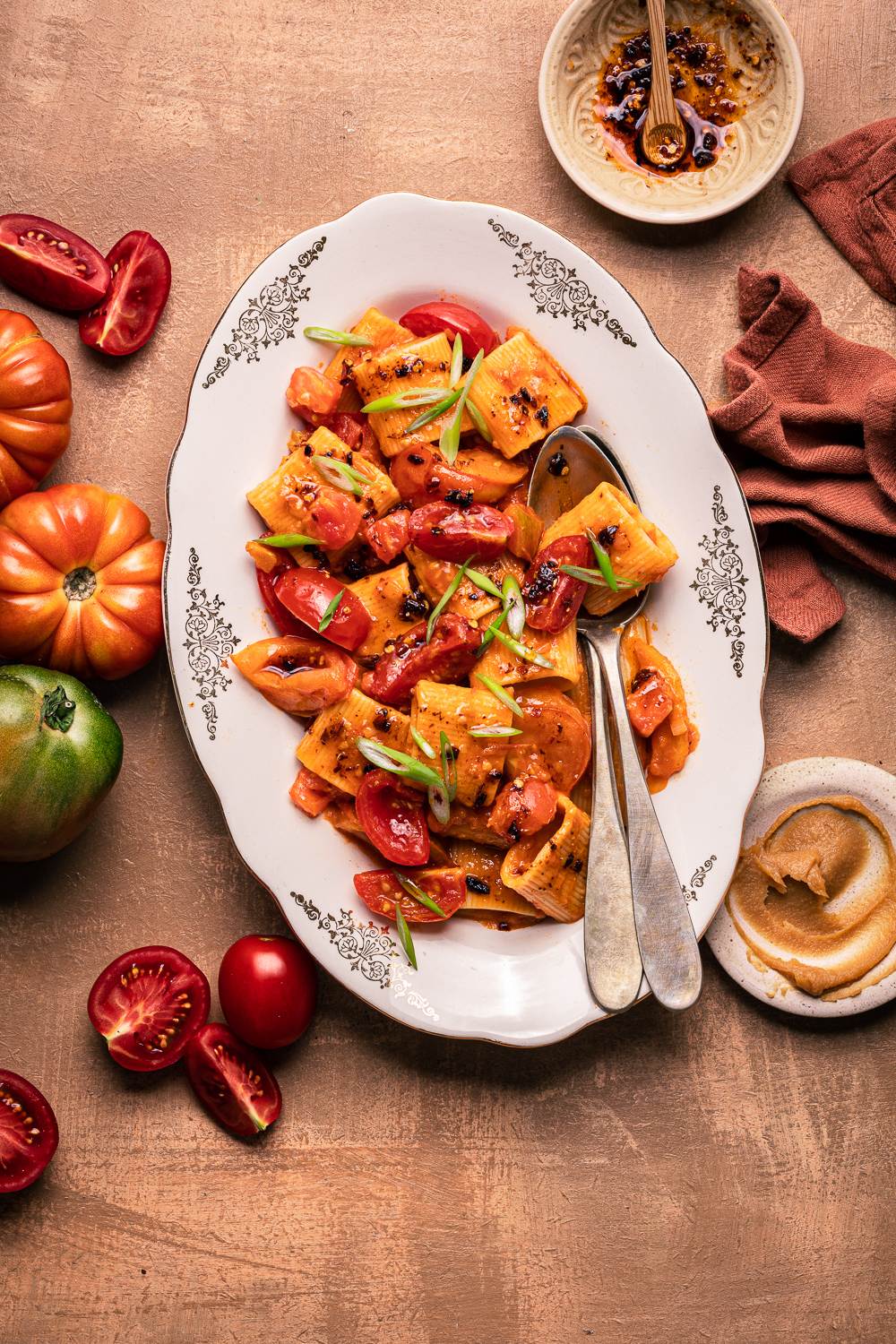 paccheri pomodori e cipollotti