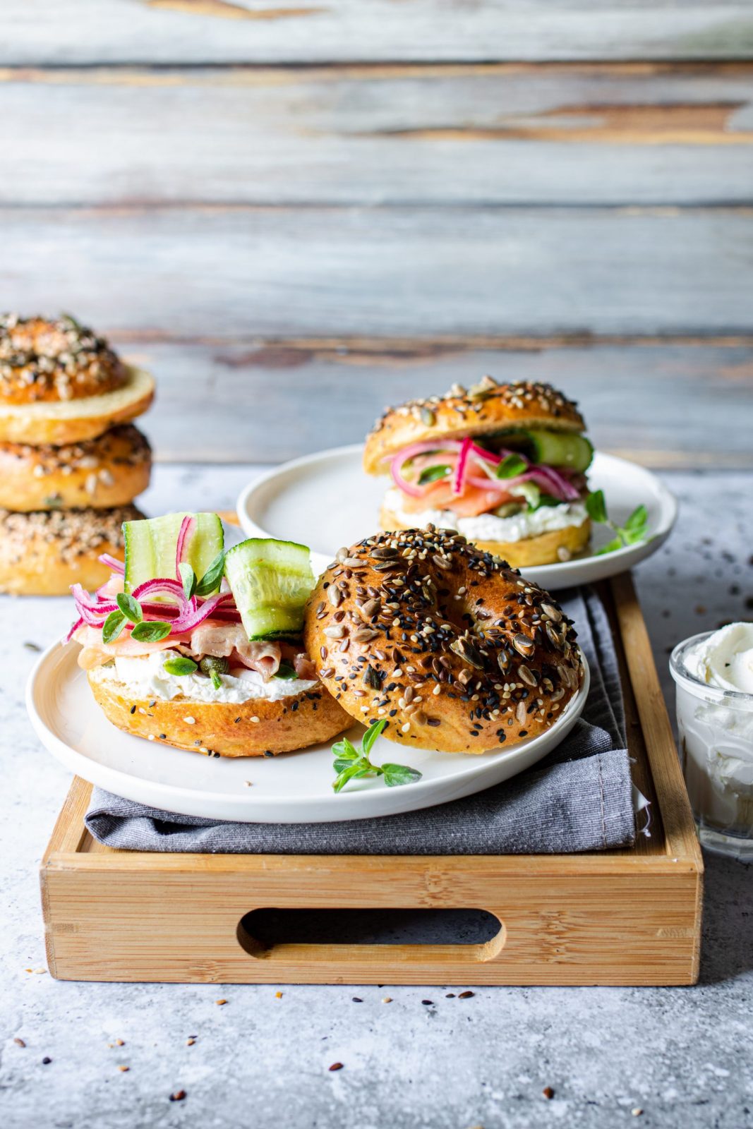 bagel al salmone e cream cheese