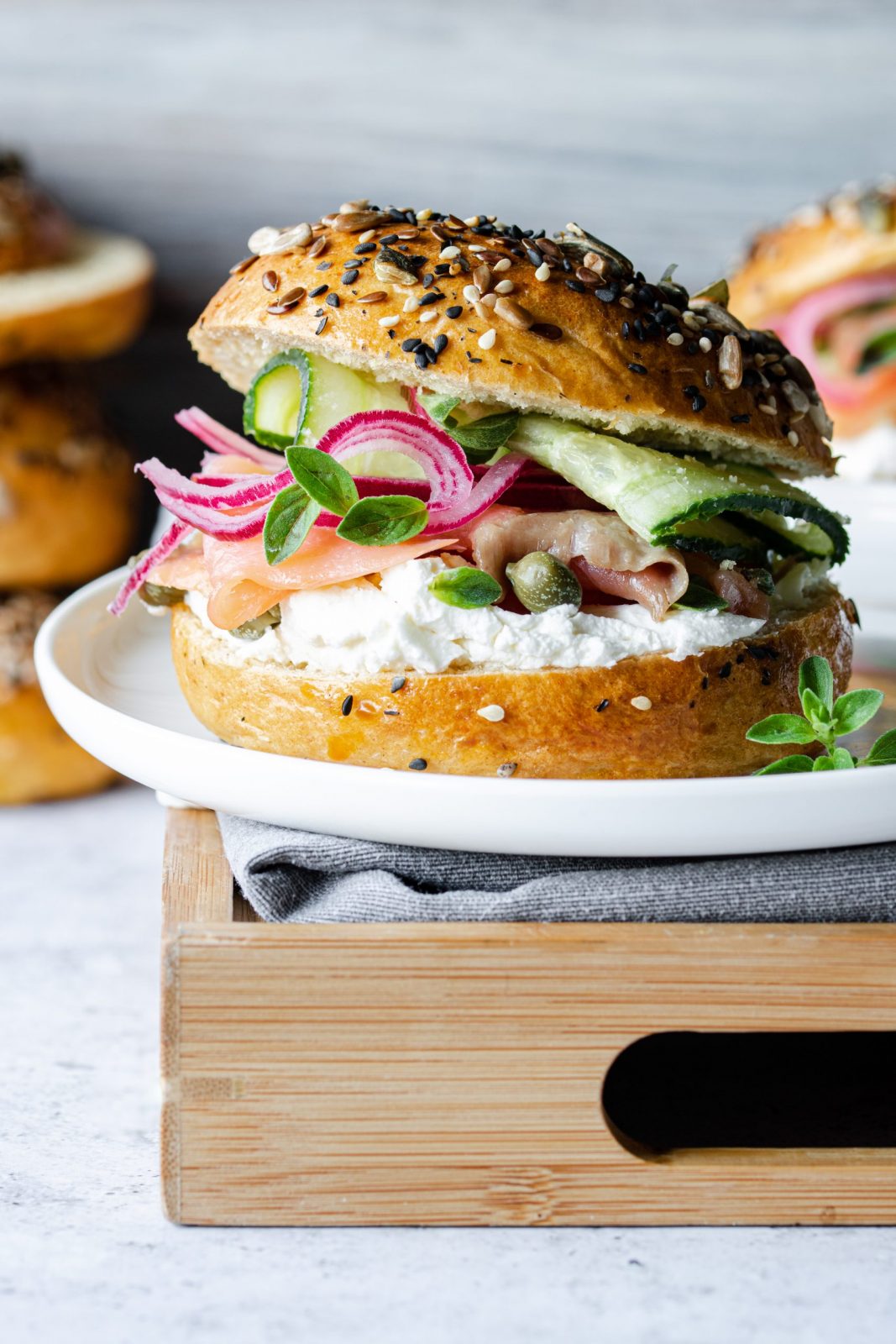 bagel al salmone e cream cheese