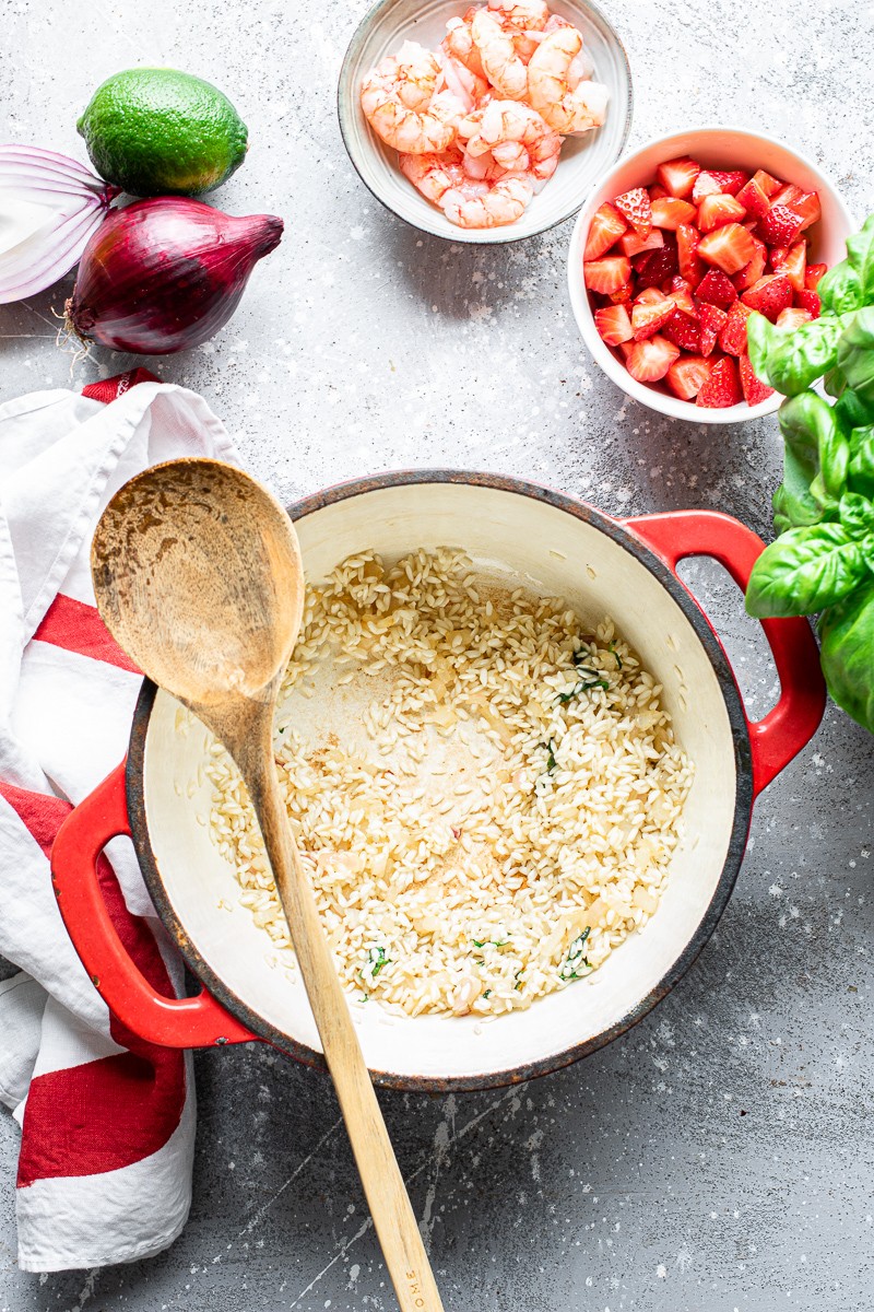 come preparare il risotto alle fragole e gamberi