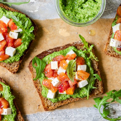 come cucinare le insalate - pesto di rucola