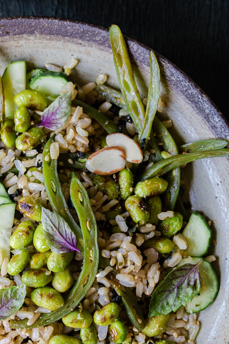 insalata di riso integrale con verdure alla giapponese