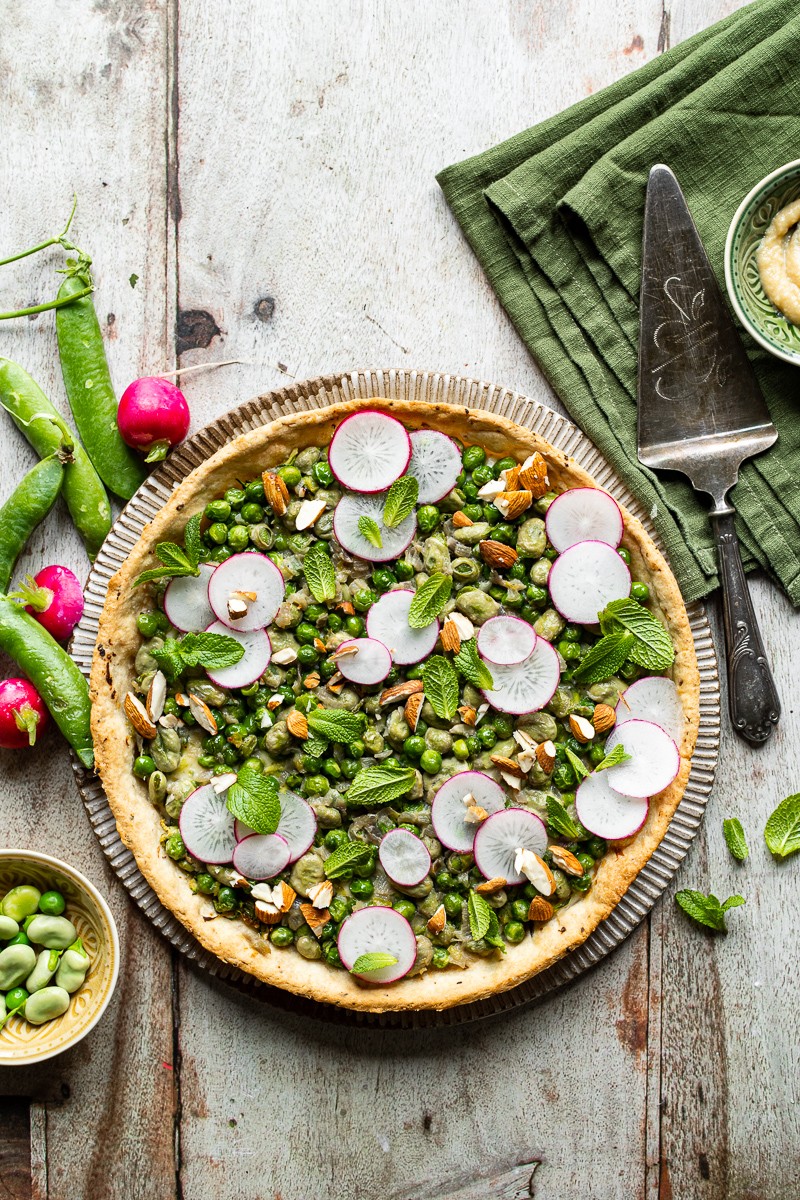 torta salata ai piselli, fave e crescenza senza uova