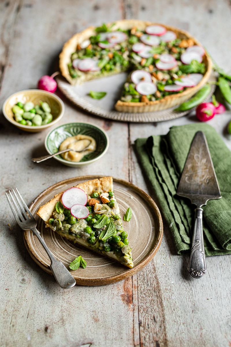 torta salata ai piselli, fave e crescenza senza uova