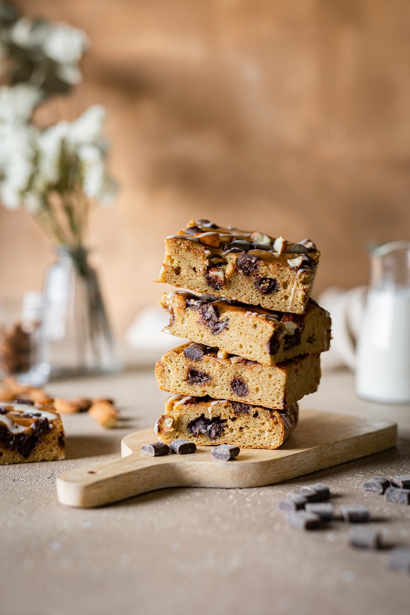 Blondies senza glutine e senza latticini con fagioli cannellini