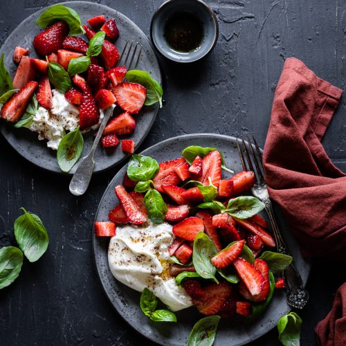 caprese con fragole e burrata