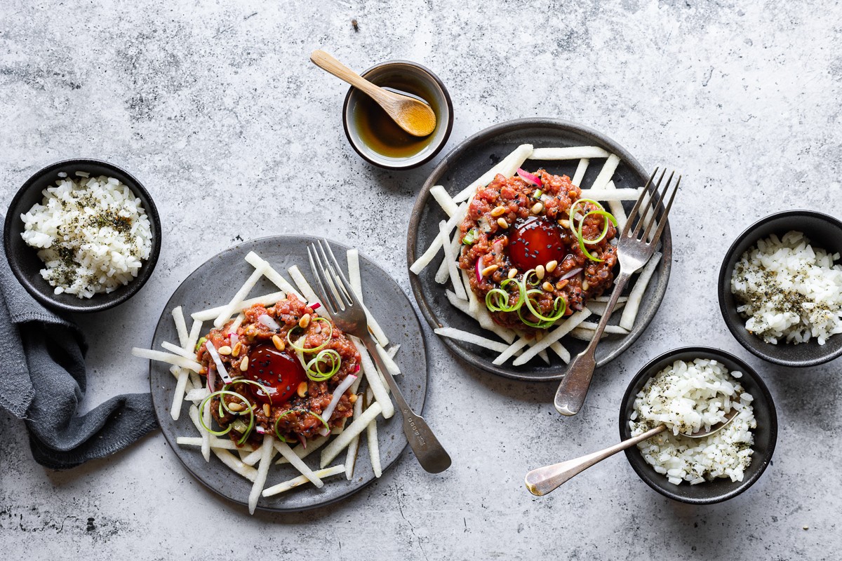 tartare di manzo alla coreana in due piatti