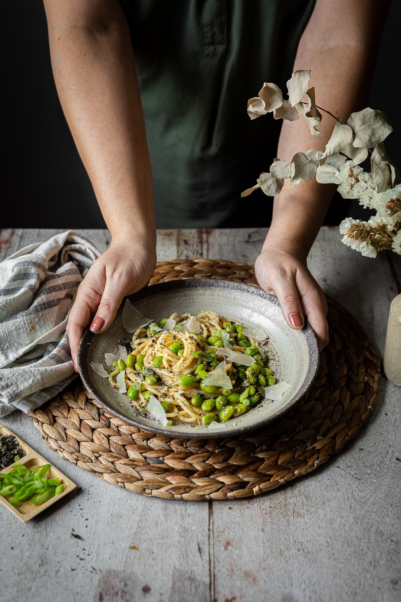 ricette estive con i legumi carbonara di edamame al miso