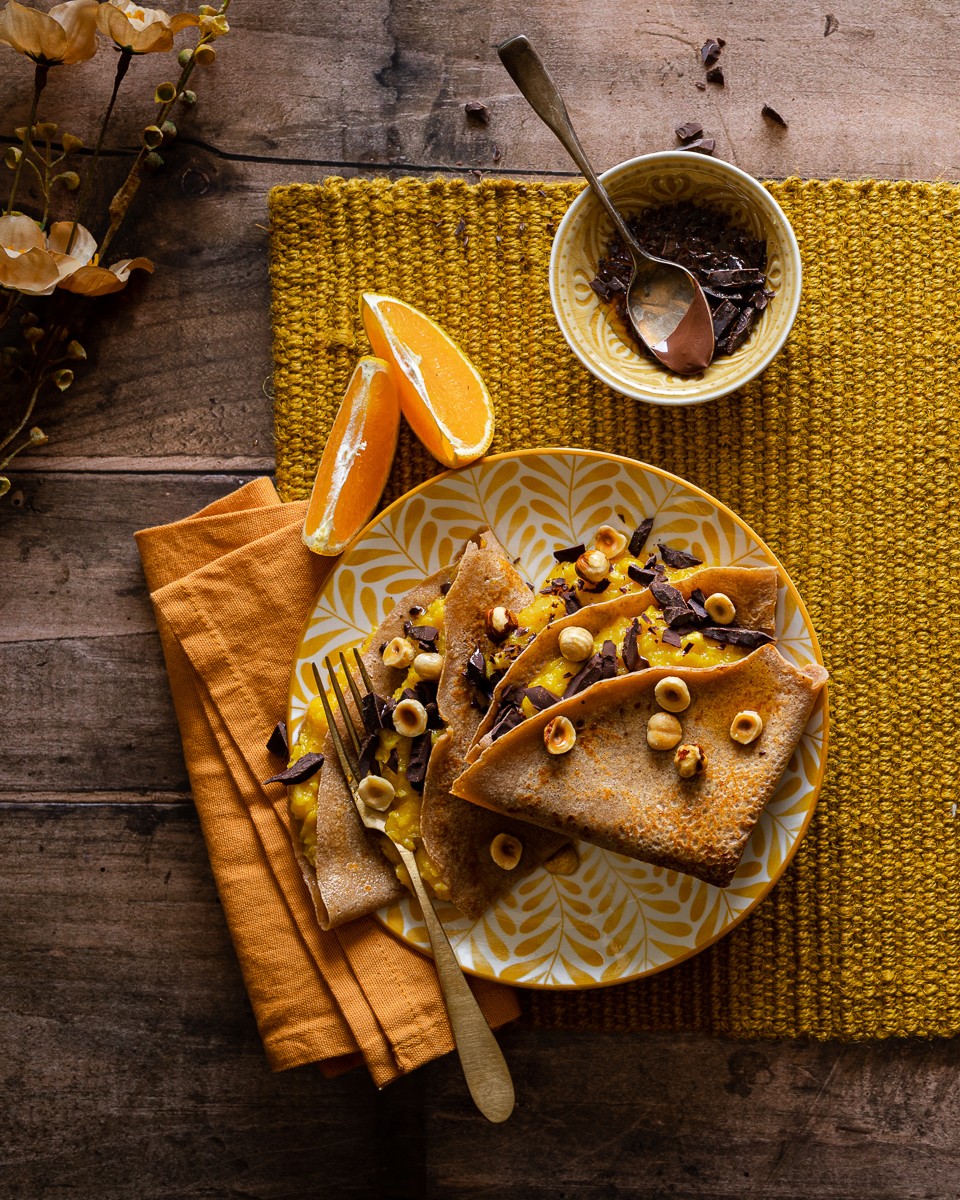 crepes di farina di castagne con ripieno dolce arancia e cioccolato