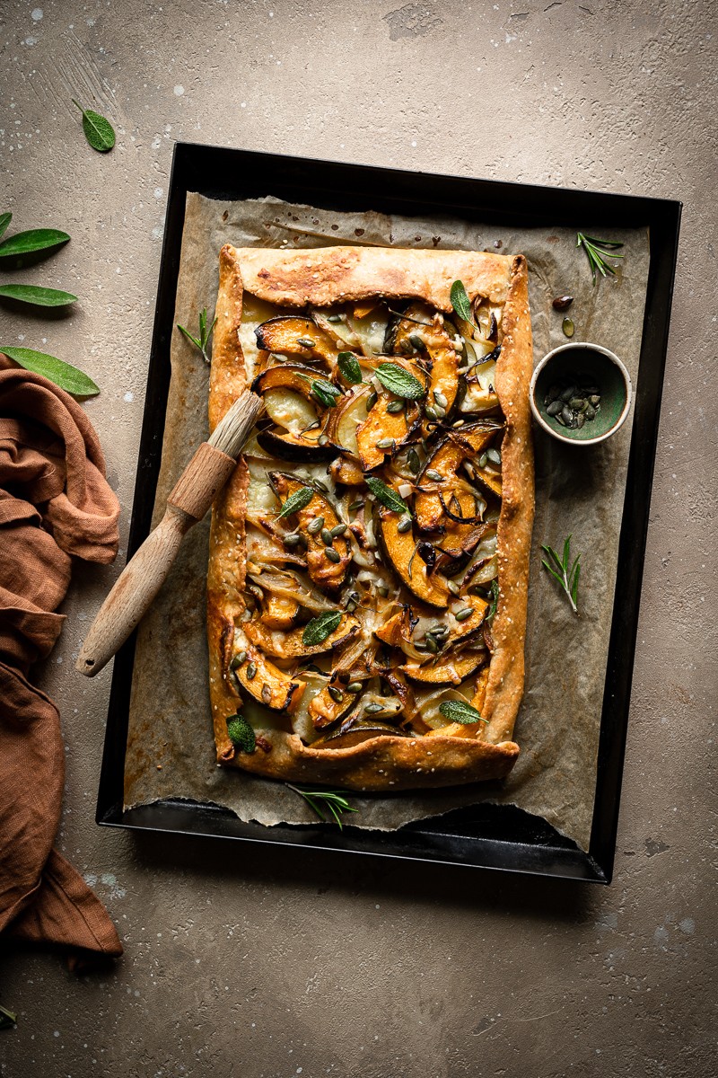 galette alla zucca, miso e cheddar