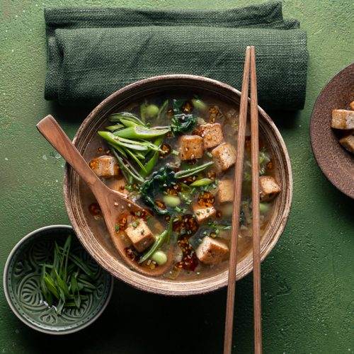 Zuppa di miso con soba, tofu e verdure – Miso soup with soba tofu