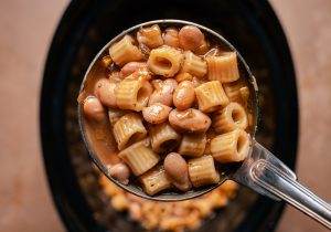 pasta e fagioli freschi cotta nella slow cooker