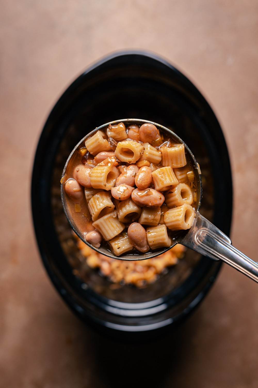 pasta e fagioli freschi cotta nella slow cooker