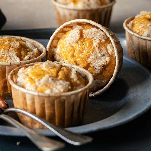 muffin di patate dolci e sciroppo d'acero e noci pecan