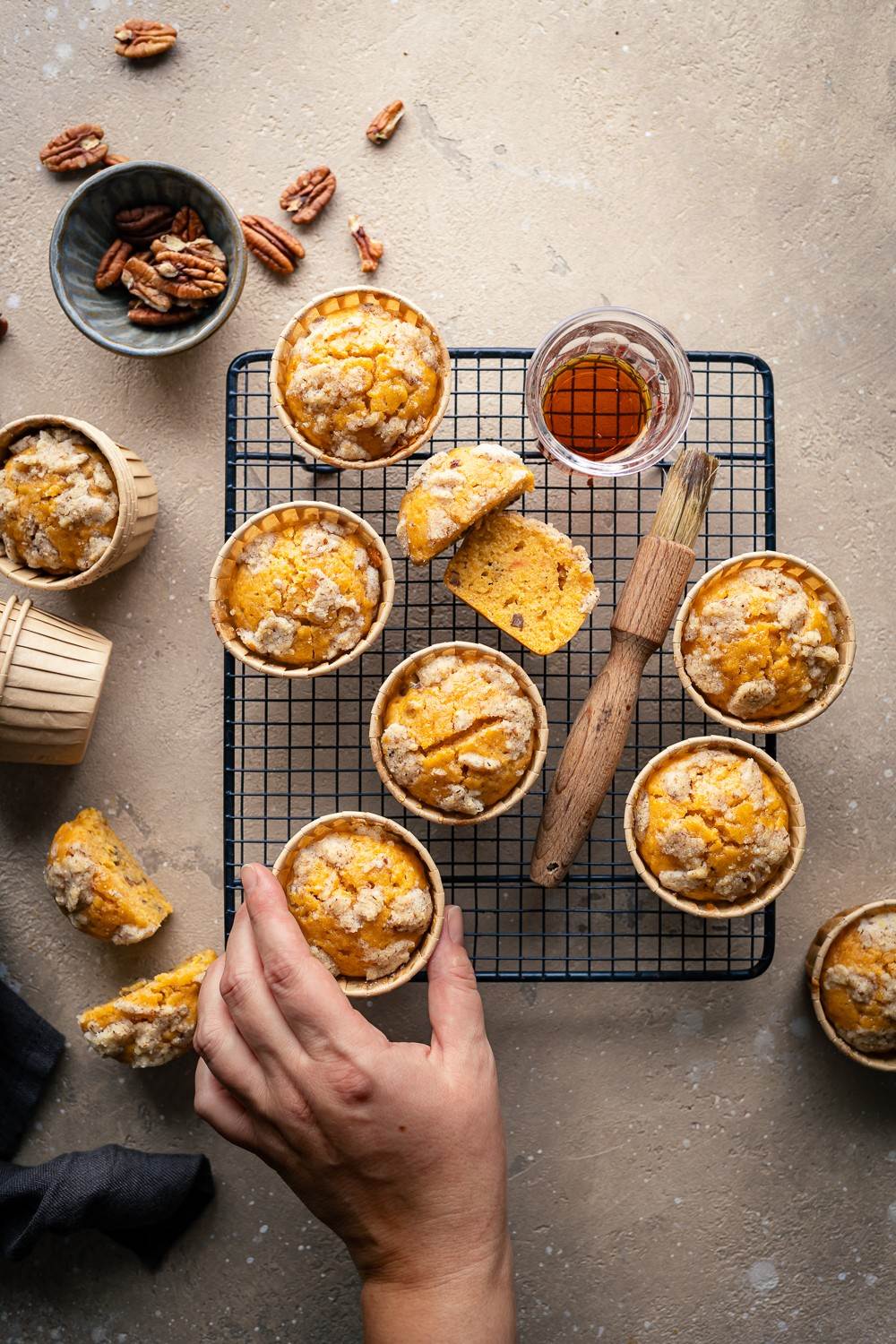 muffin di patate dolci e sciroppo d'acero e noci pecan