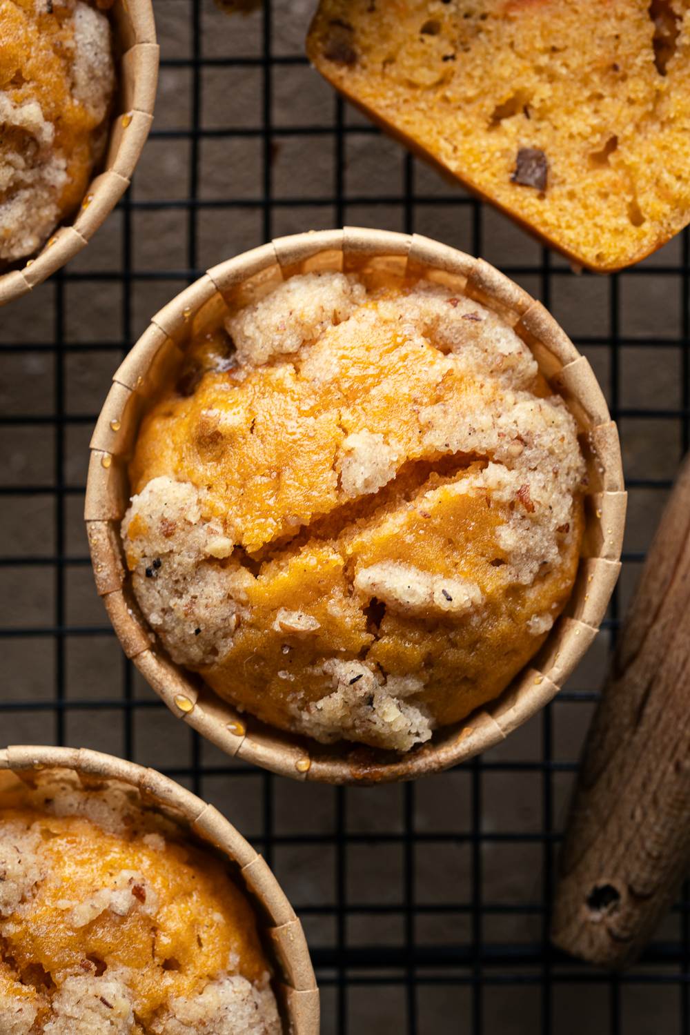 muffin di patate dolci e sciroppo d'acero e noci pecan