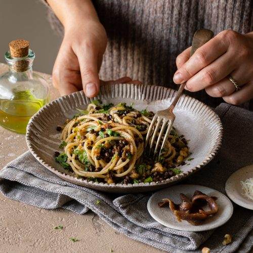 spaghetti e lenticchie con noci e scarola - pasta e legumi