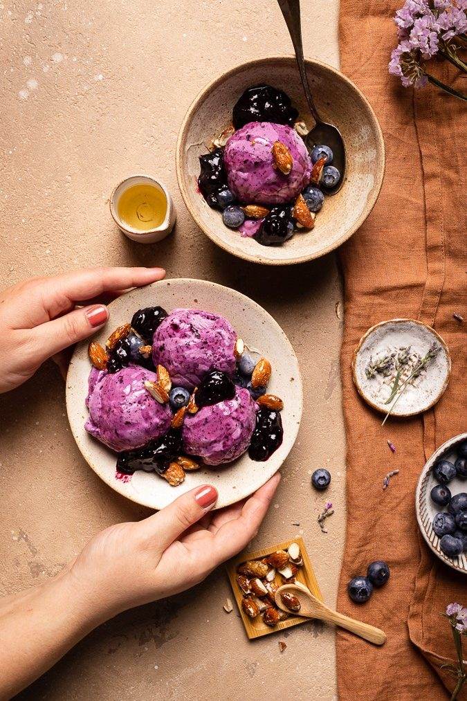 frozen yogurt ai mirtilli e lavanda