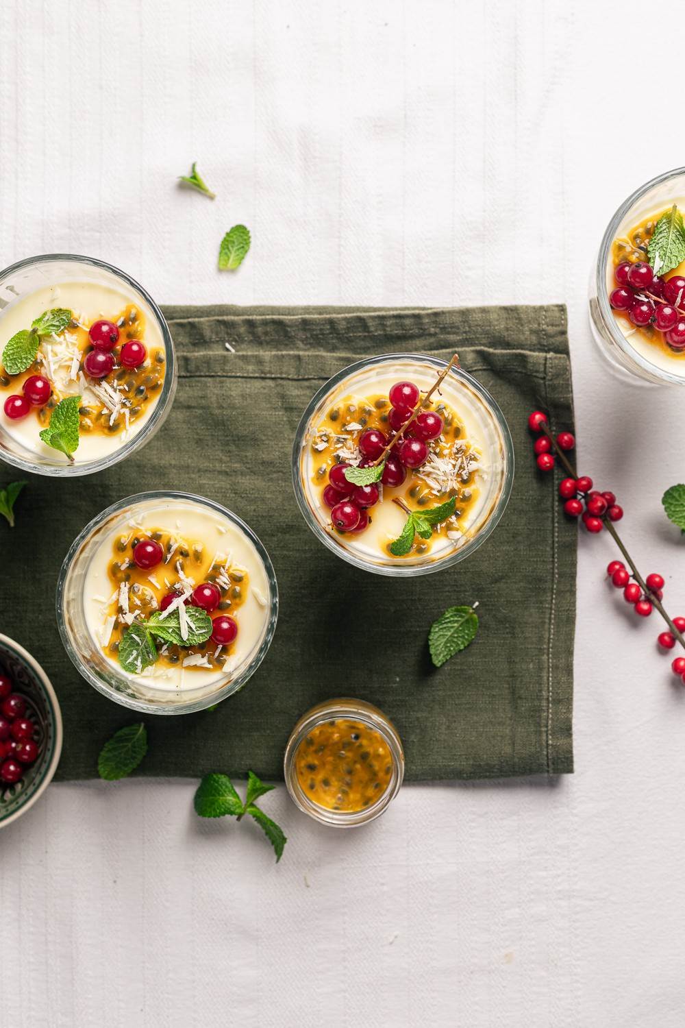 panna cotta al cioccolato bianco e frutto della passione